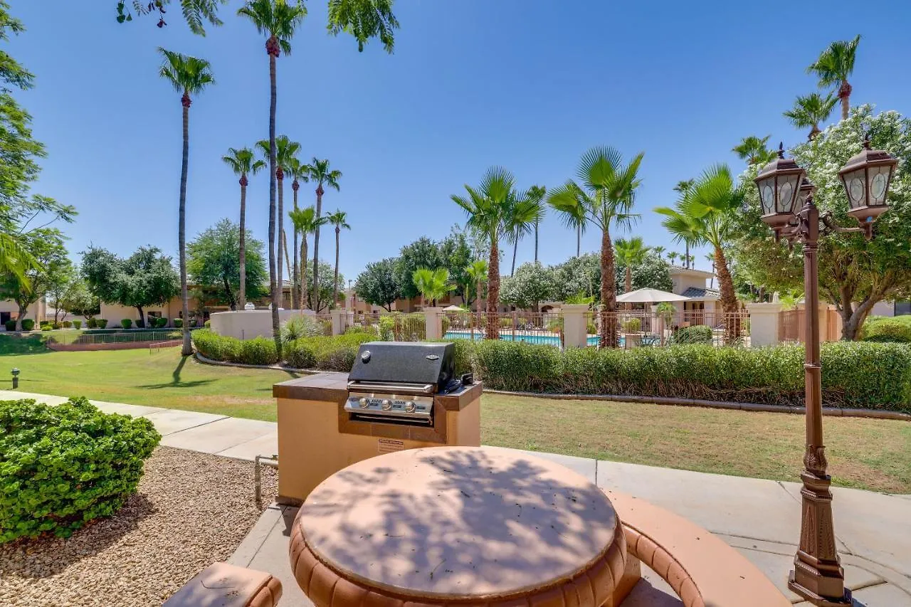 Ideally Located Phoenix Rental With Community Pool! 0*,