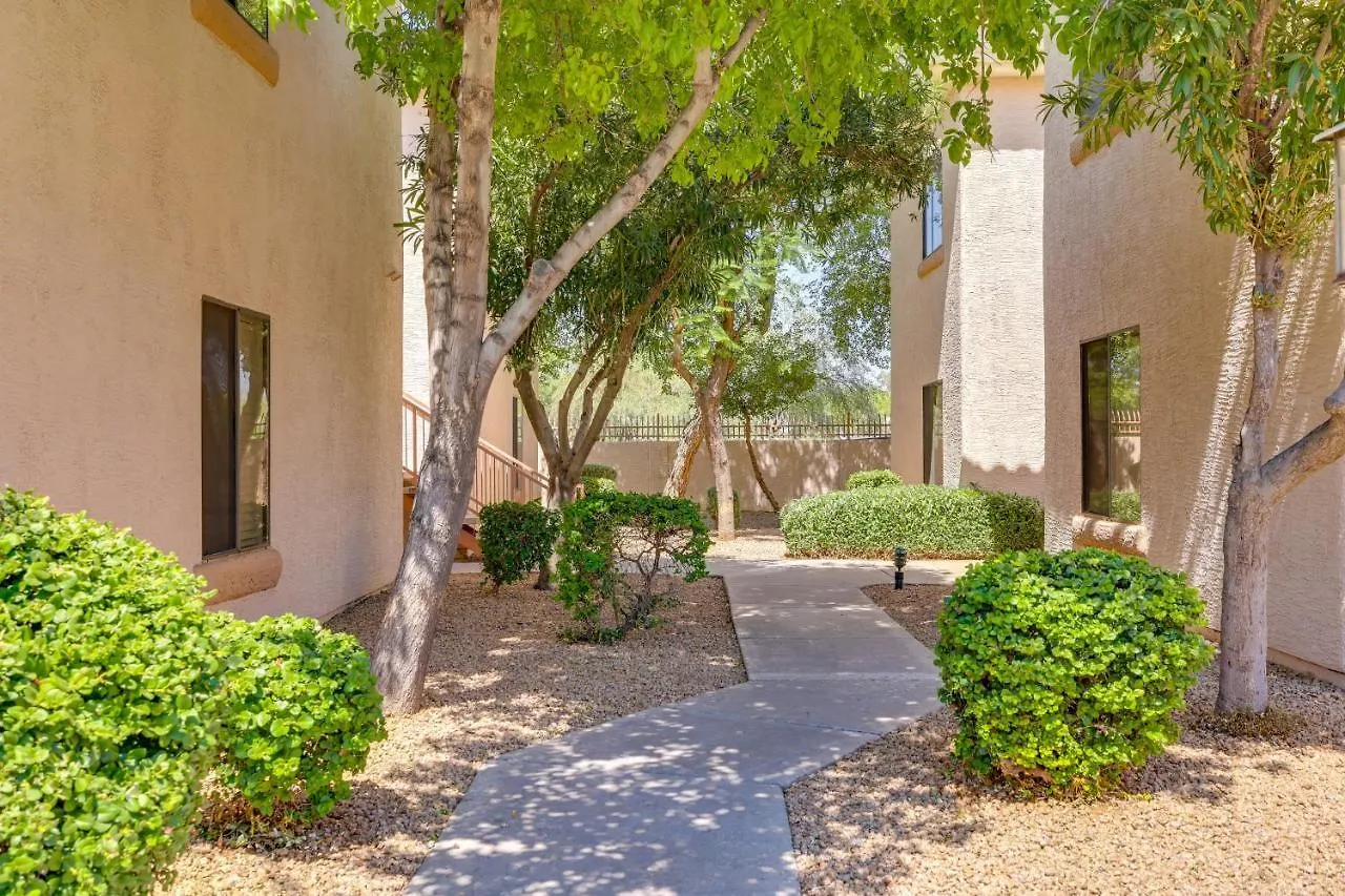 Ideally Located Phoenix Rental With Community Pool!